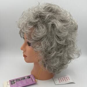 NWT Paula Young Mid Colleen Gray Wig Color 51 Short Curly Synthetic Average